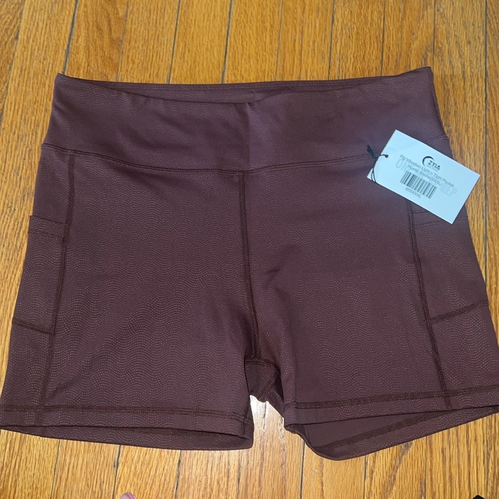Zyia Active Fig Vibrations Light n’ Tight Hustle Shorts 4”